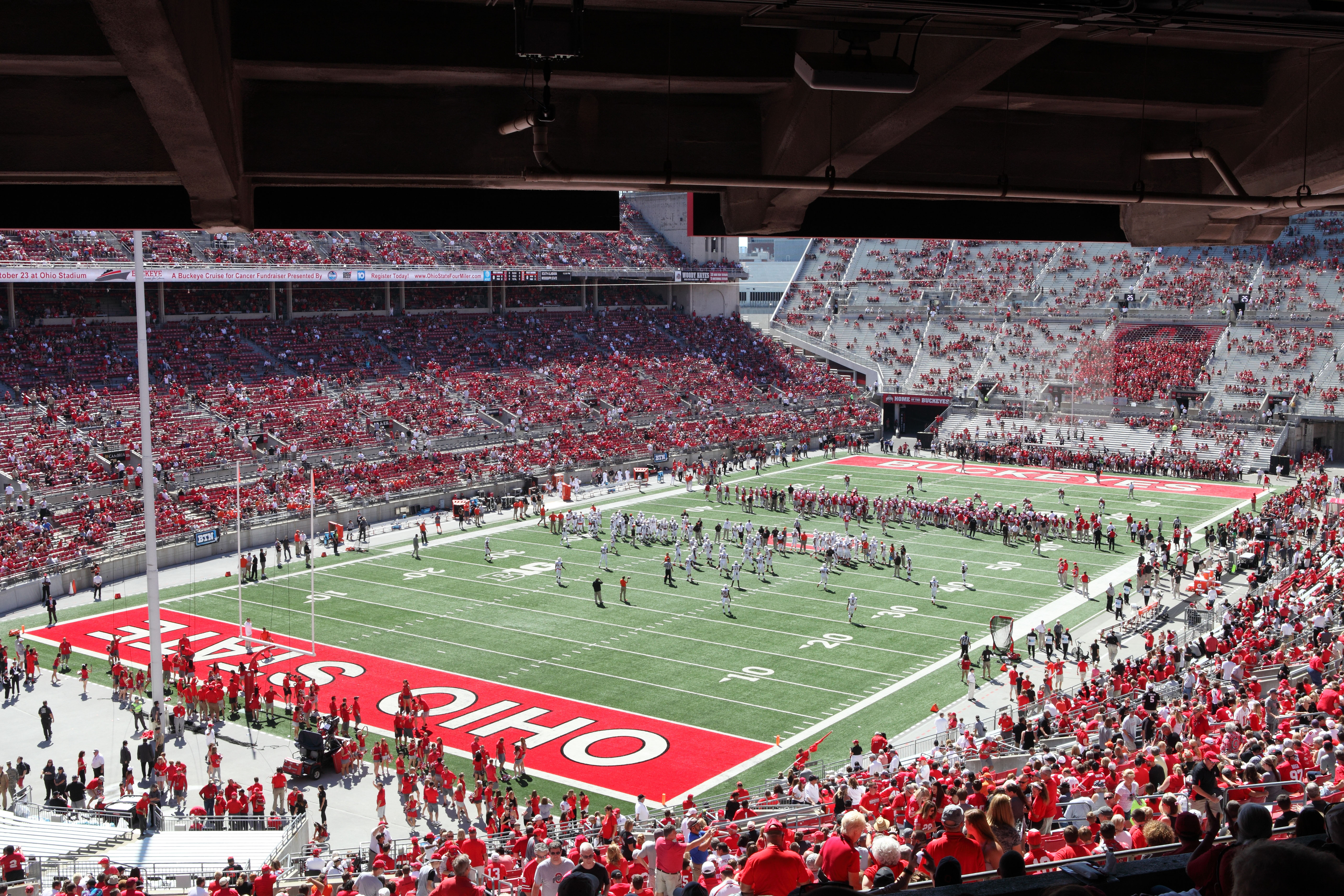 Ohio State playing Bowling Green at Ohio Stadium in 2016