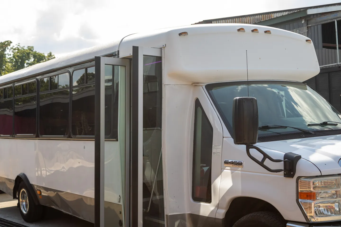 A shuttle vehicle parked at Honky Tonk Hideaway